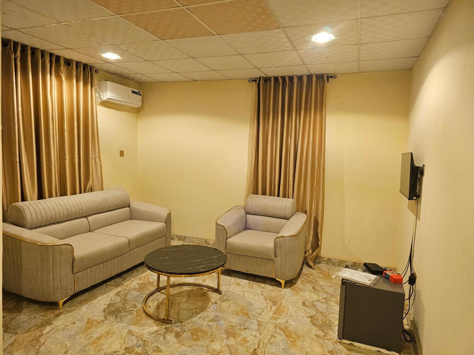 Bmh Hotel & Suites Ibadan Exterior photo
